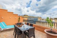 Duplex Penthouse With Terrace In Balluta Bay - Sleeps 6 - Chambres d'hôtes Sliema