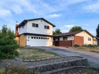 Riverwalk Retreat: Spacious, Hot tub, near Autzen - B&B Springfield