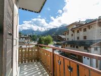 Appartement 4 Pièces au Centre du Village - Proche Pistes, Wi-Fi, Parking, Balcon - FR-1-437-24 - B&B La Clusaz
