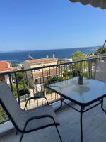 Sunrise pearl in Attika Riviera apt and Parking - Chambres d’hôtes Rafína