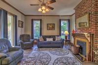 Mtn Views and Idyllic Setting! Clifton Forge Retreat - Bed and Breakfast Clifton Forge