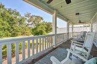 Historic Family Home Less Than 1 Mi to Long Beach! - Ferienwohnung Oak Island