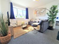 Thesiger Court Apartments - Free Private Parking - by Property Promise - B&B