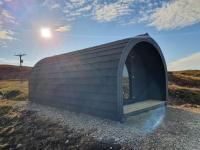 Grimsay Glamping, North Uist - Pod Ruadh - B&B