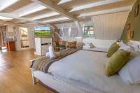 Suite with Mountain View
