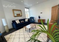 Stylish 2 bed Paignton apartment, 5 minute walk to beach - Bed and Breakfast Paignton