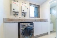 Punta Blu 102v5 - Excelente apartamento em condomínio de luxo no centro de Bombinhas - Vista para o mar - Piscina - (Consultar serviços de roupa de cama e banho) - B&B