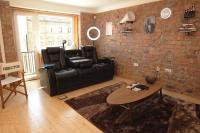 Mini cinema & movie studio with PS5 - B&B Riga