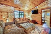 Private Broken Bow Cabin with Hot Tub and Gazebo! - B&B Broken Bow