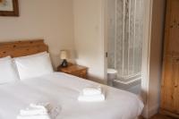 Courtyard Holiday Cottage No 8 by Trident Holiday Homes - Ferienwohnung Bettystown