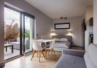 Apartment mit Poolblick