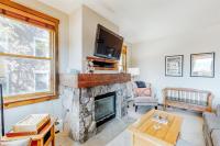 Perfectly Placed 2 Bedroom Vacation Rental In Historic Downtown Breckenridge With Access To Hot Tub And Pool - Chambres d'hôtes Breckenridge