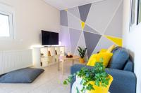 YelaYellow House Near to Airport, Rafina Port and Metropolitan Expo - B&B Artémida