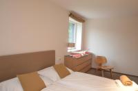 Top 5 - Large One-Bedroom Apartment with Balcony and Mountain View