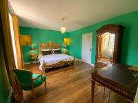 Kamer met Queensize Bed en Uitzicht op het Zwembad