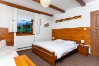 Dreibettzimmer mit eigenem Bad