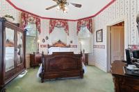 Deluxe Queen Studio