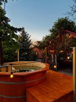 Vila cu Ciubar & Jacuzzi - Sunset Hill House - B&B Cuvin