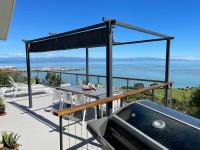 B&B Nelson - Stunning Views over Tasman Bay - Bed and Breakfast Nelson