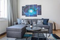 Bright and Spacious Attic Apartment - Bed and Breakfast Praag