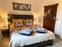 Deluxe Double Room with Shower