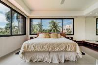 Elegant Lagoon front Villa by CASA PARAISO - B&B Cancún