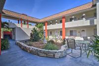 Sunny Indian Rocks Beach Condo Steps to Gulf! - Chambres d’hôtes