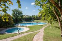 LUMINOSO Y ELEGANTE APARTAMENTO EN URBANIZACIÓN DE LUJO EN ARAVACA – MADRID / CON PISCINA, GIMNASIO Y PARKING PRIVADO CON PORTERO Y VIGILANCIA - B&B Madrid