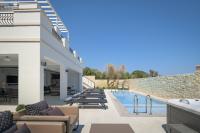 Ivory Villa, with effusive design, By ThinkVilla - Ferienwohnung