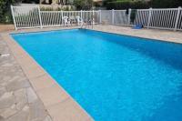 Nice studio 30 m with terrace and pool - B&B