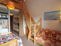 Studio lumineux et fonctionnel, 2ème étage, 4 pers, skis aux pieds, balcon exposé Sud, près télésiège - FR-1-416-56 - B&B