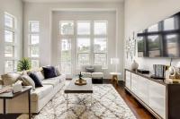 Gorgeous 4 Bed Home on St Mary's - Minutes to Riverwalk/Pearl - B&B San Antonio