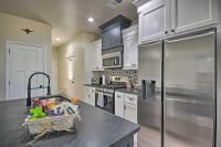 Bright Amarillo Townhome Near Parks and Town! - B&B Amarillo