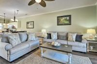 B&B Myrtle Beach - Sunny Condo, 3 Mi to Broadway at the Beach! - Bed and Breakfast Myrtle Beach