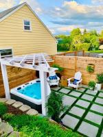 B&B Camas - Private New Garden Apartment W Hot Tub - Bed and Breakfast Camas