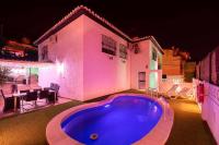 797 HOLIDAY RENTALS - Villa con piscina privada y barbacoa para 8 - B&B