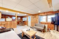 Modern Log Chalet - Lower Unit - B&B