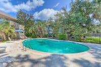 B&B Hilton Head - Hilton Head Island Condo with Community Pool! - Bed and Breakfast Hilton Head