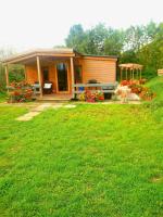 Beautiful Wooden tiny house, Glamping cabin with hot tub 2 - Bed and Breakfast Tuxford