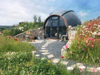 B&B Newry - Hilltop Hideaway - Secluded pod with private hot tub - Bed and Breakfast Newry