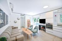 Bright 2BR Apartment with Balcony in Dizengoff by HolyGuest - B&B Tel Aviv
