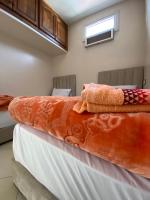 Tweepersoonskamer met 2 Aparte Bedden en Gedeelde Badkamer