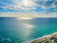 Amazing Ocean Views At Lyfe Resort By rent4us - Bed and Breakfast Hollywood