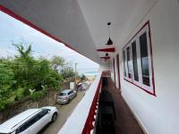 HANGOUT BEACH STAY - Bed and Breakfast