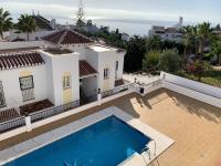 Playa Burriana, två terasser, havsutsikt, pool - B&B Nerja