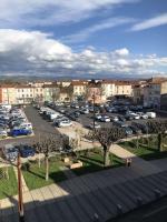 Appartement F2 centre-ville ISSOIRE avec jolie vue - B&B