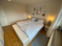 B&B Butzbach - Big apartment with Wood-Burning Stove & Balcony - Bed and Breakfast Butzbach
