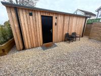 Container conversion in beautiful Bosham - Bed and Breakfast