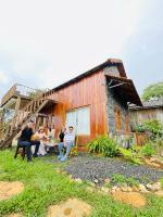 Pinky Moon House Măng Đen - B&B Kon Von Kla