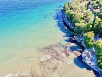 Apraos Beachfront Studio by DadoVillas - Bed and Breakfast